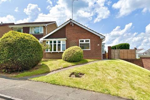 2 bedroom detached bungalow for sale - WOMBOURNE, Redcliffe Drive