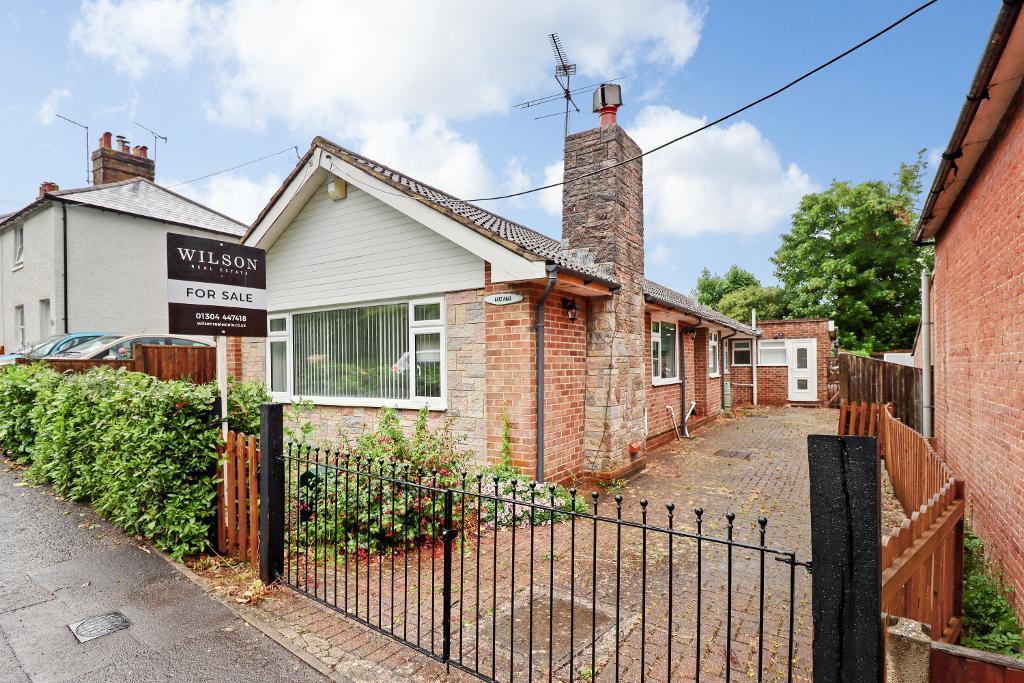 Church Hill, Eythorne, Kent, CT15 4AF 3 bed detached house for sale £