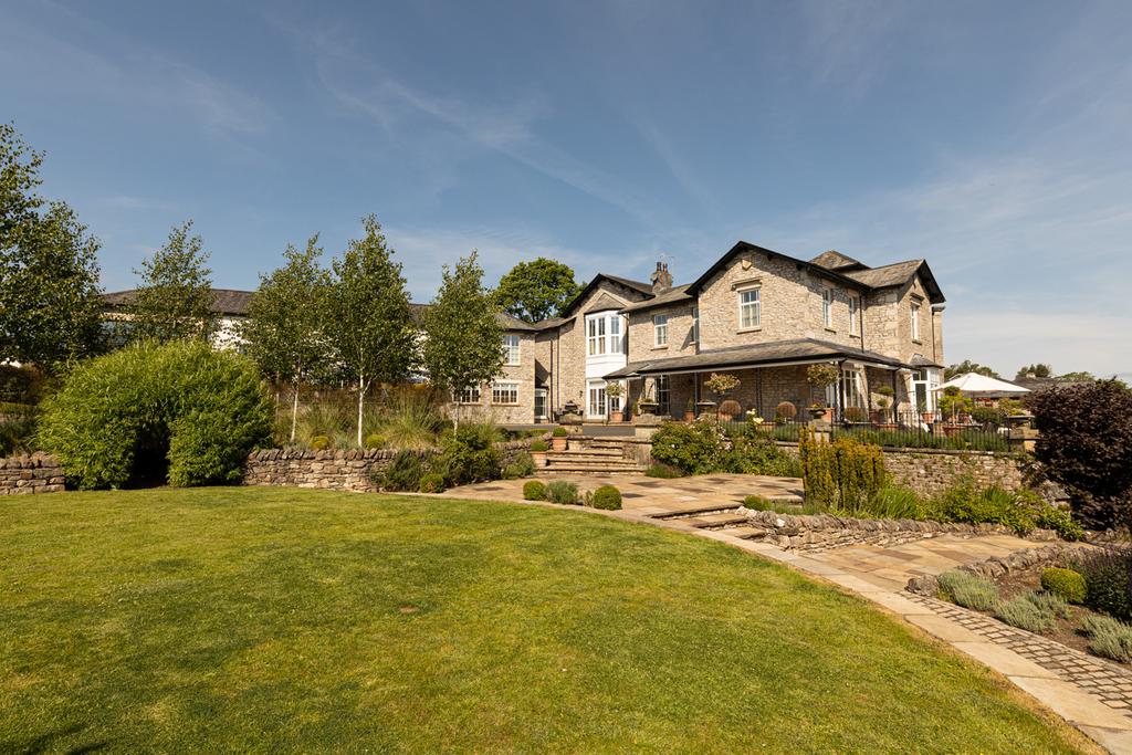 Cressbrook House, Kendal Road, Kirkby Lonsdale, Cumbria LA6 7 bed detached house for sale £