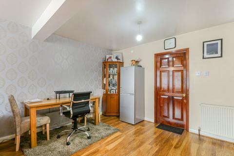 36 Albany Park Avenue, Enfield, EN3 5NT