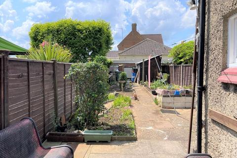 304 Bath Road, Kettering, NN16 9LU