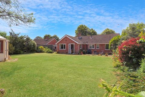 4 bedroom bungalow for sale, Cresswell Avenue, Taunton, Somerset, TA2