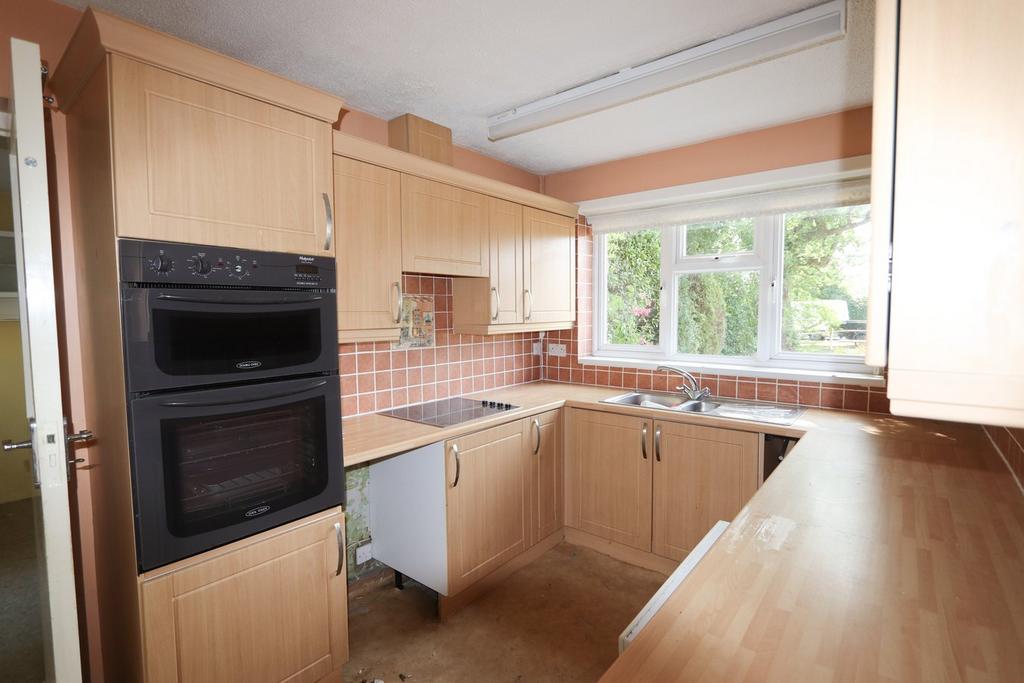 38 North Trade Road, Battle, TN33 3 bed detached bungalow for sale £