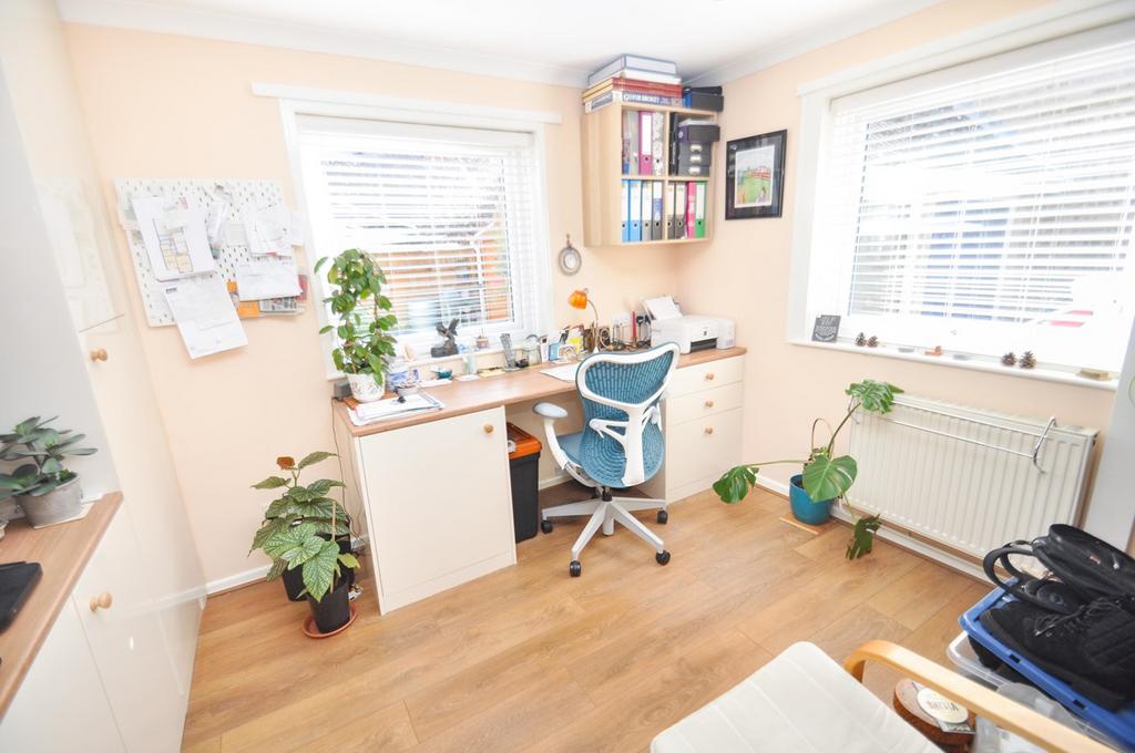 Derwent Way, White Court, Braintree, CM77 4 bed detached house £500,000