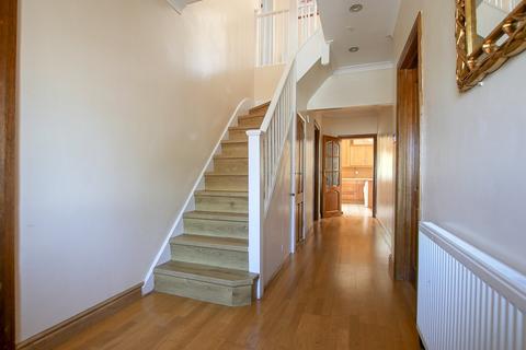 25 Raleigh Avenue, Wallington, SM6 8HE