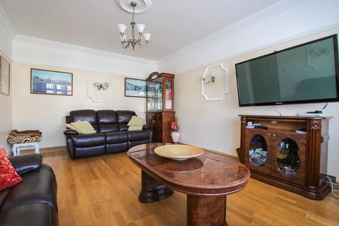 25 Raleigh Avenue, Wallington, SM6 8HE