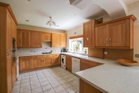 25 Raleigh Avenue, Wallington, SM6 8HE