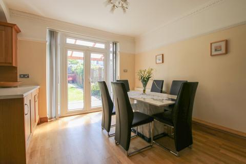 25 Raleigh Avenue, Wallington, SM6 8HE