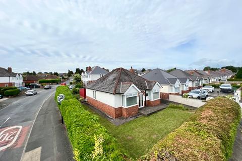 2 bedroom detached bungalow for sale, Walnut Tree Avenue, Walnut Tree Ave, HR2, Hereford, HR2