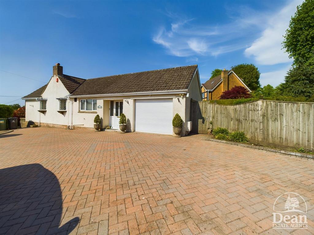 Orchard Way, Berry Hill, Coleford 2 bed bungalow for sale £385,000