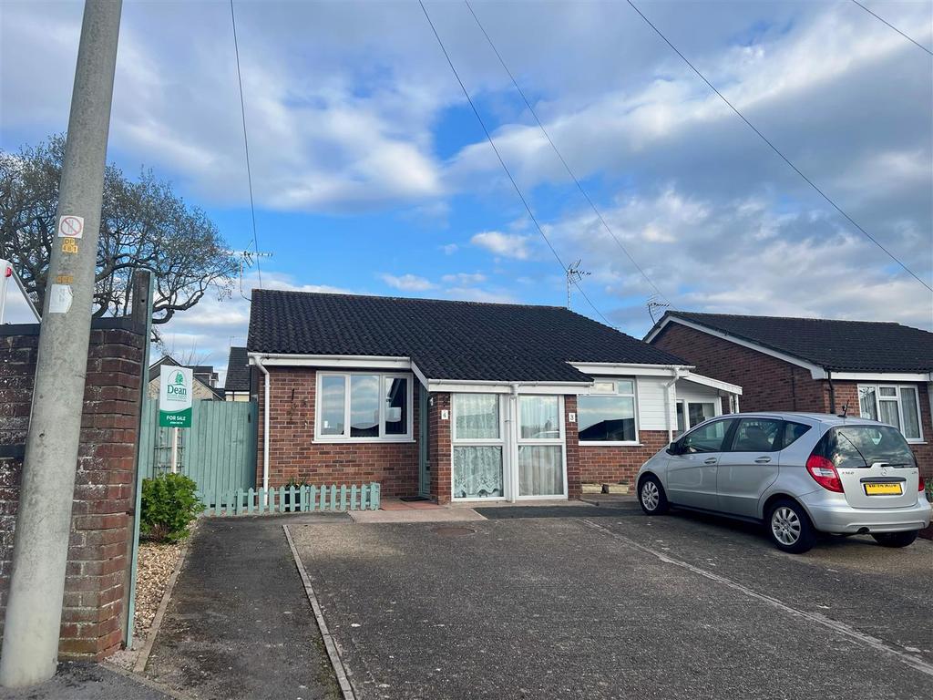 Bracken Close, Lydney 1 bed semidetached bungalow £199,950