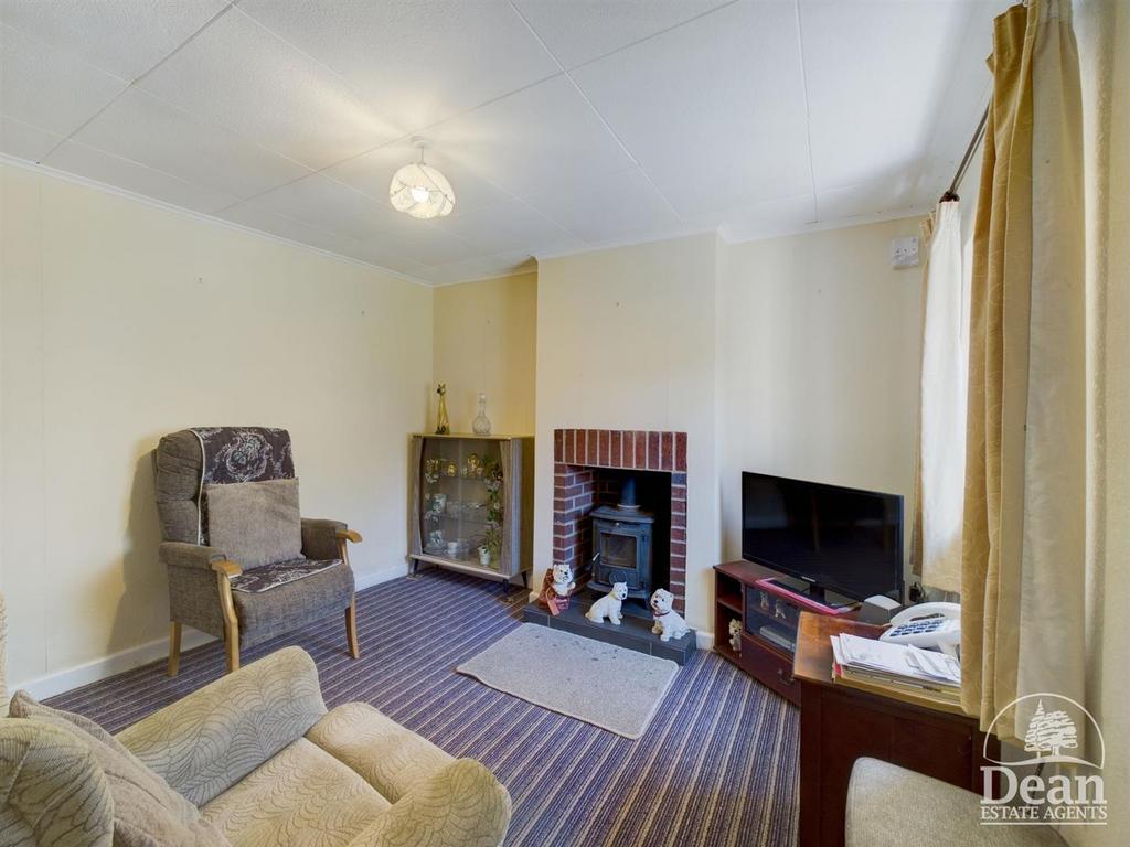 Yorkley Wood, Lydney 2 bed detached house for sale £269,950