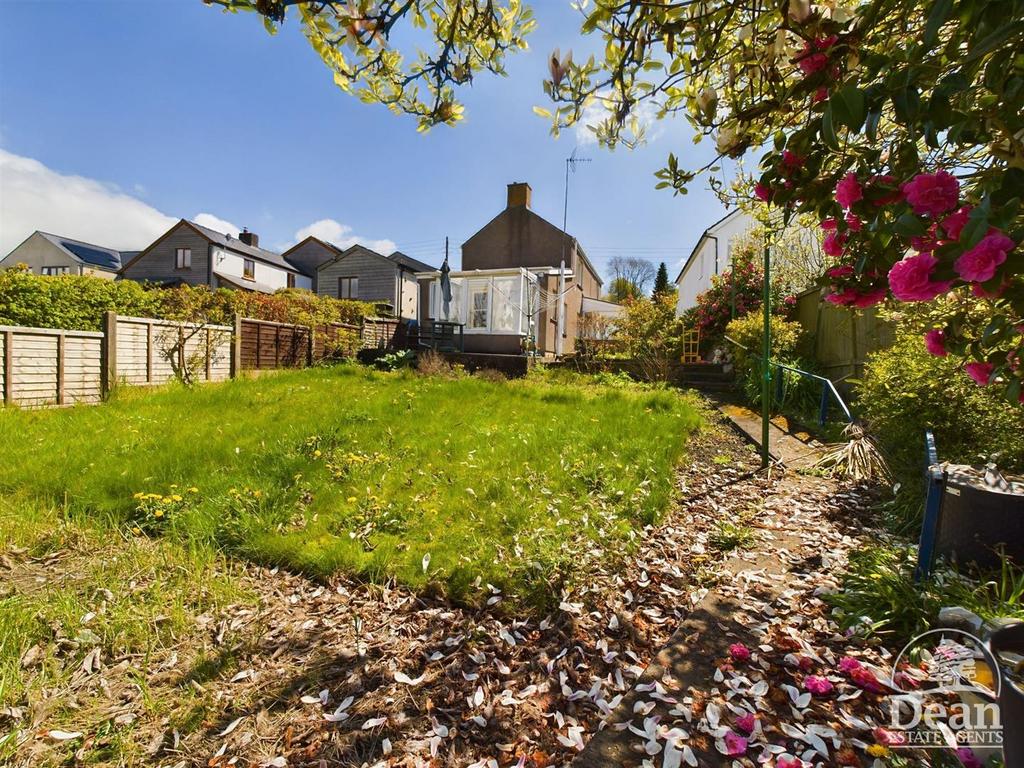 Yorkley Wood, Lydney 2 bed detached house for sale £250,000
