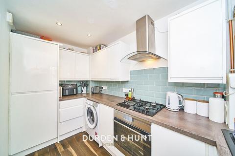 20 Heideck Gardens, Hutton, Brentwood, CM13 2UA
