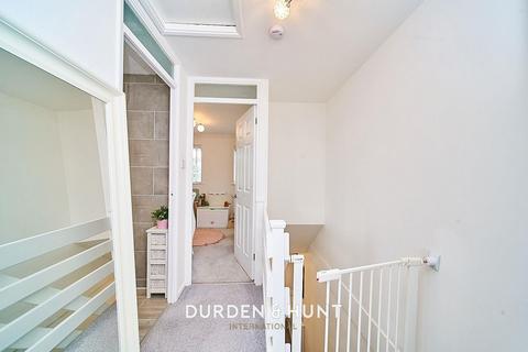 20 Heideck Gardens, Hutton, Brentwood, CM13 2UA