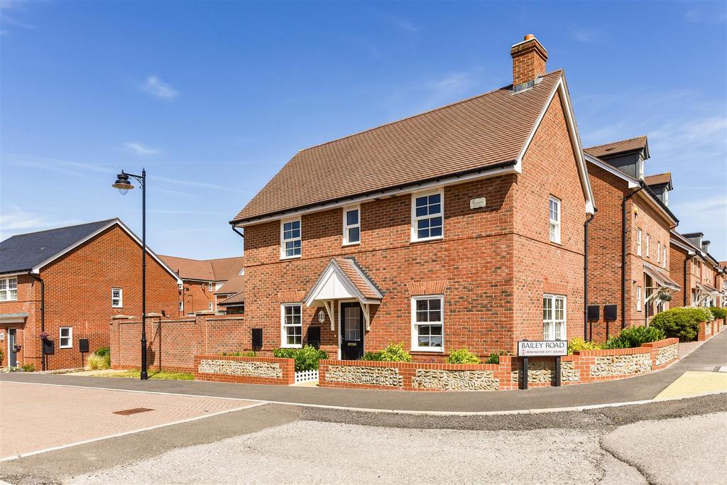 Waterlooville, Hampshire 3 bed detached house for sale £375,000