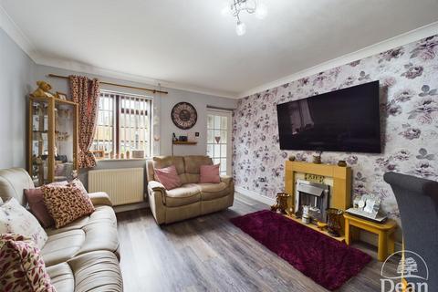 3 bedroom terraced house for sale, St. Whites Road, Cinderford