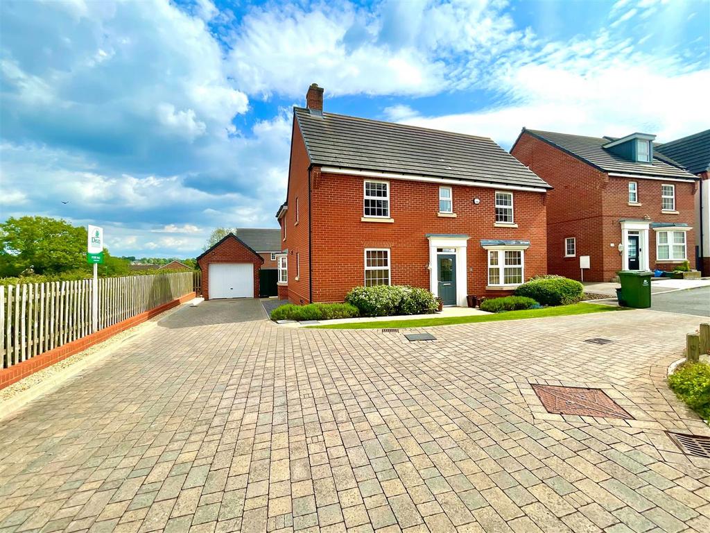 Bircham Drive, Coleford 4 bed detached house for sale £415,000