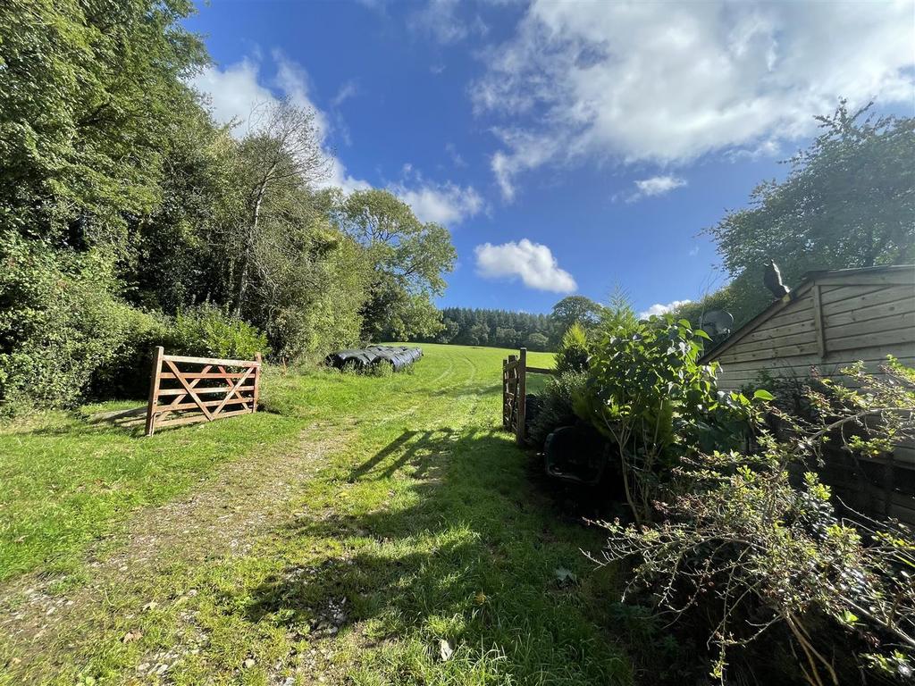 Newland, Coleford 1 bed property with land £495,000