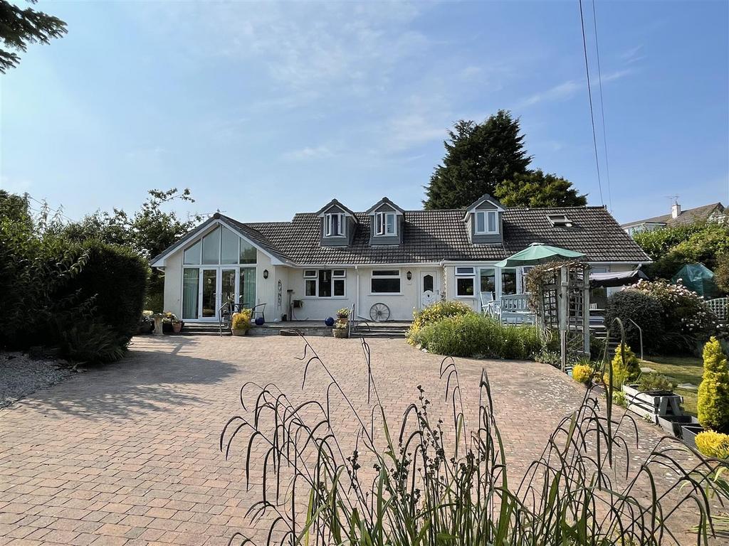 St. Stephen Road, Sticker, St. Austell 4 bed detached house for sale