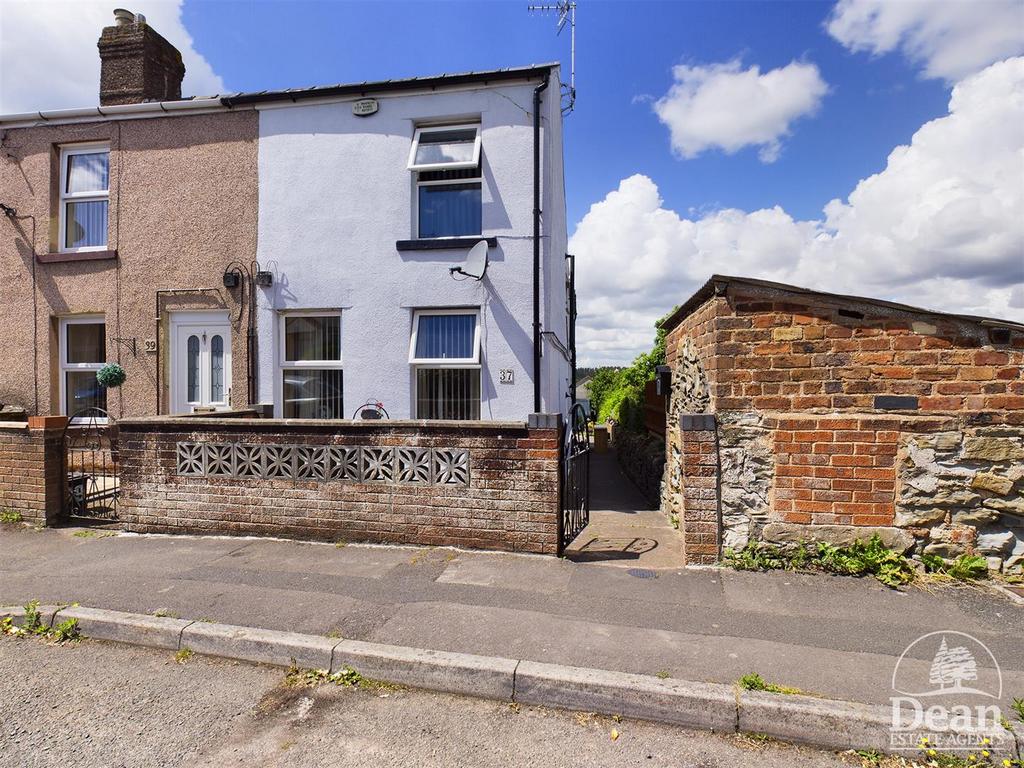 Parragate Road, Cinderford 2 bed end of terrace house for sale £180,000