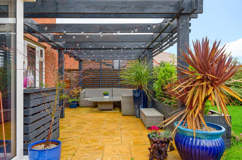 14 Grove Road for sale by Guildcrest Estates- Gard