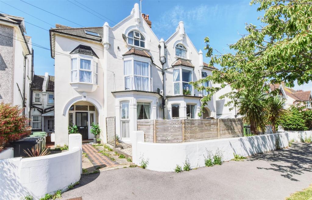 Woodville Road, BexhillOnSea 1 bed flat for sale £225,000