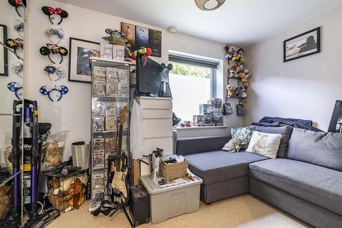 Flat 2, Carrington House, 2 Dalmeny Way, Epsom, KT18 7BF