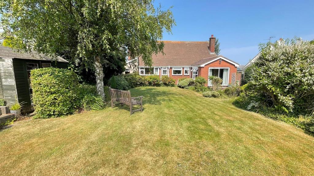 Maes Y Castell, Llanrhos, Llandudno 2 bed detached bungalow for sale