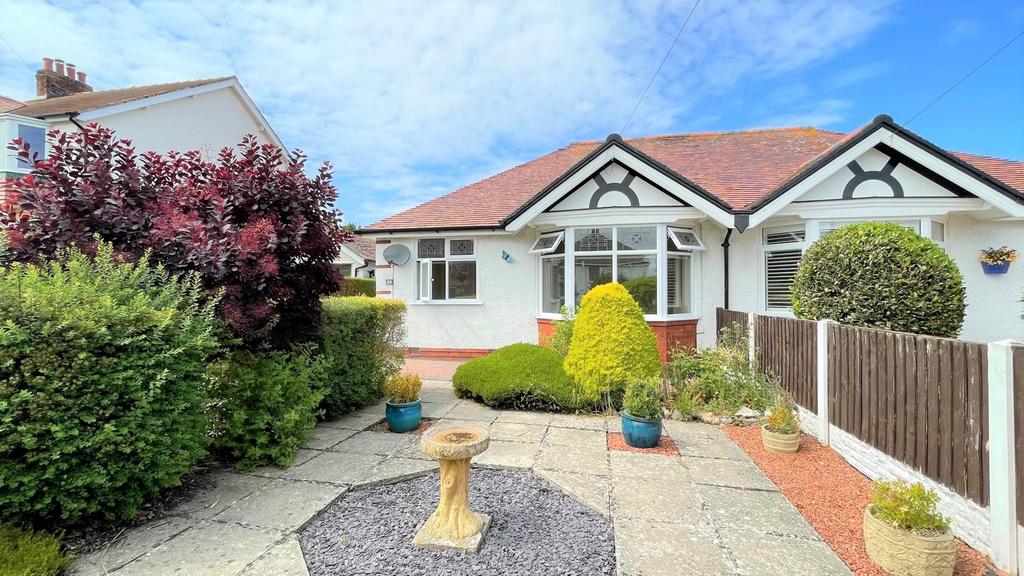 Marine Road, Penrhyn Bay, Llandudno 2 bed semidetached bungalow for