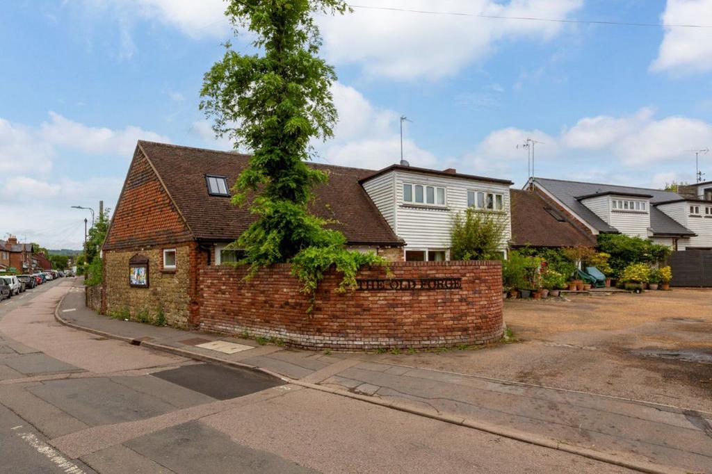 Chevening Road, Chipstead, Sevenoaks... 1 bed apartment £1,300 pcm (£