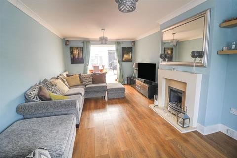 144 Abbotsweld, Harlow, CM18 6TJ