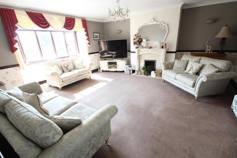 5 bedroom detached house for sale, Mount Road, Wickford