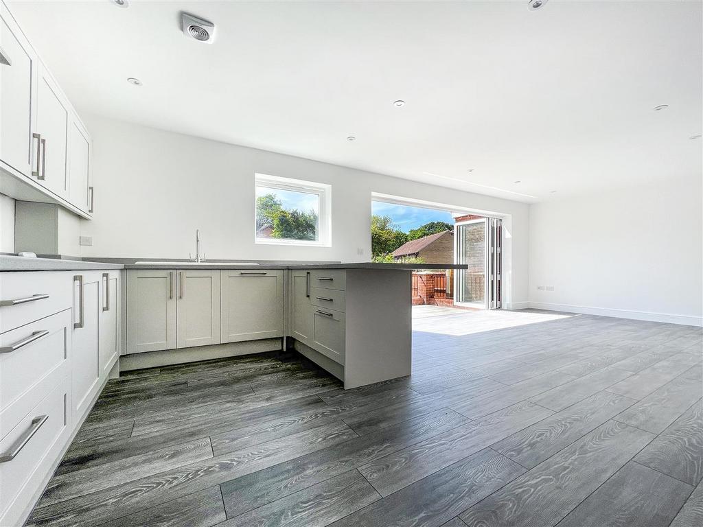 The Drive, Fareham 3 bed terraced house for sale £380,000