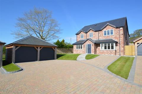 4 bedroom detached house for sale, Breidden View, Llansantffraid