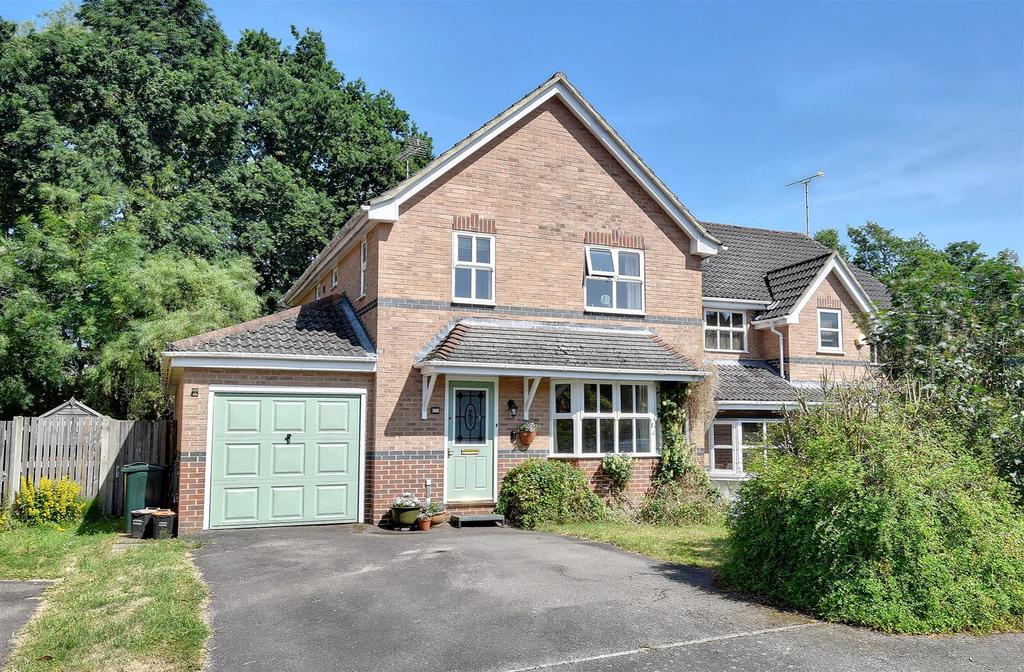 Henley Meadows, St. Michaels, Tenterden 4 bed detached house £495,000