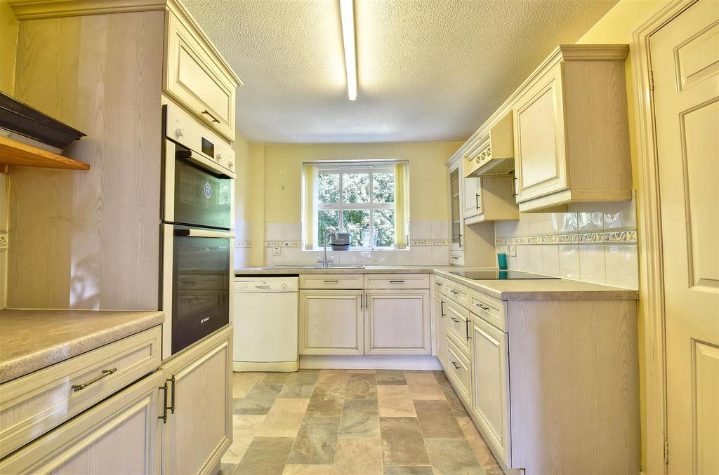 Henley Meadows, St. Michaels, Tenterden 4 bed detached house £495,000