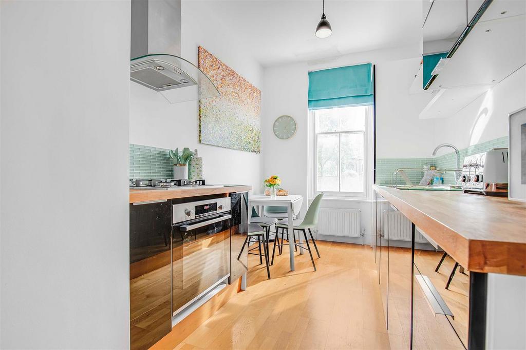 21 resized James Anderson Barnes - KITCHEN shot.jp