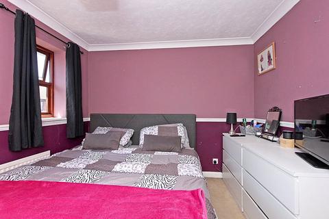 2 bedroom terraced house for sale, Merleburgh Drive, Kemsley, Sittingbourne, Kent, ME10