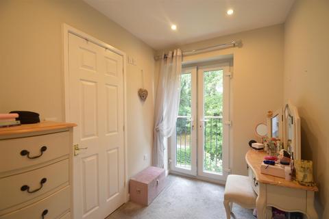 8 Manor Crest, Ford, Shrewsbury, SY5 9NZ