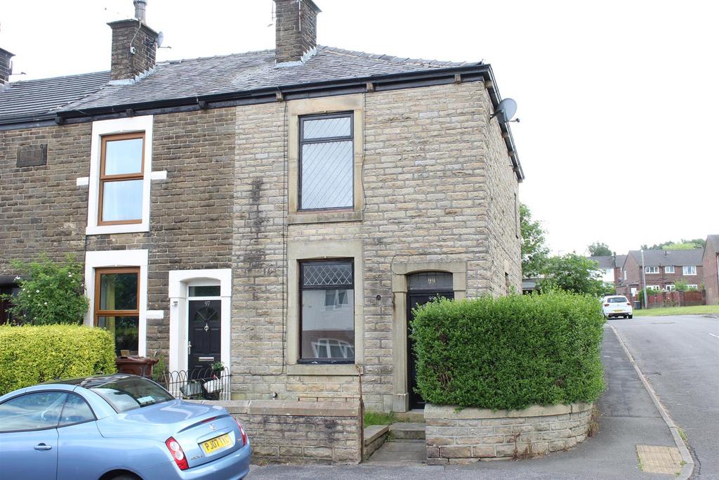 Gladstone Street, Glossop, Derbyshire 2 bed end of terrace house for