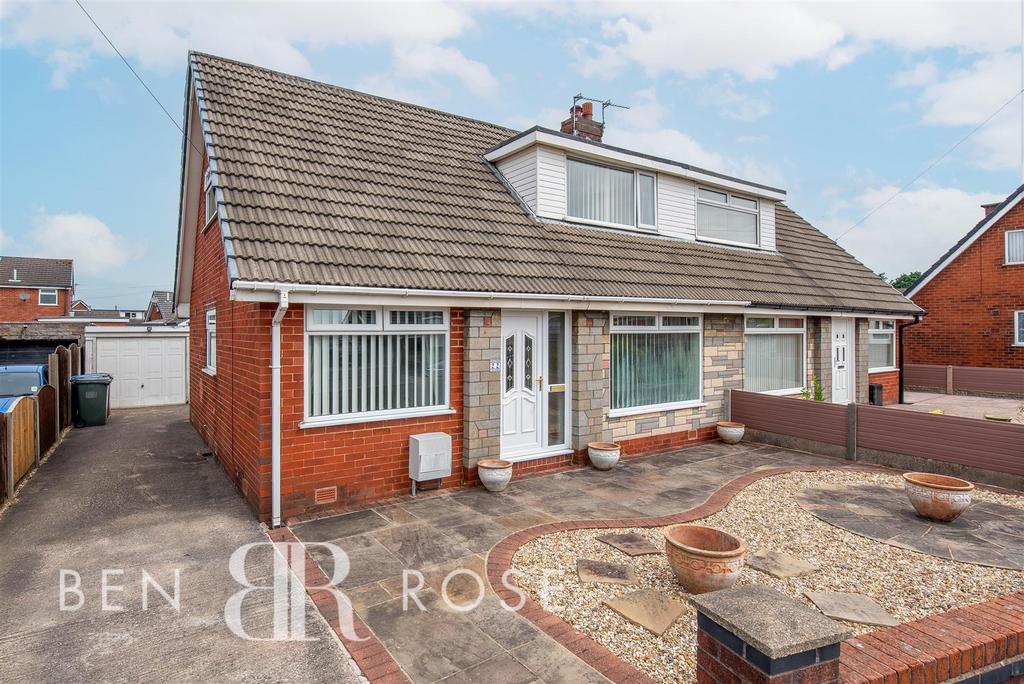 Longfield Avenue, Coppull, Chorley 3 bed bungalow for sale £179,995