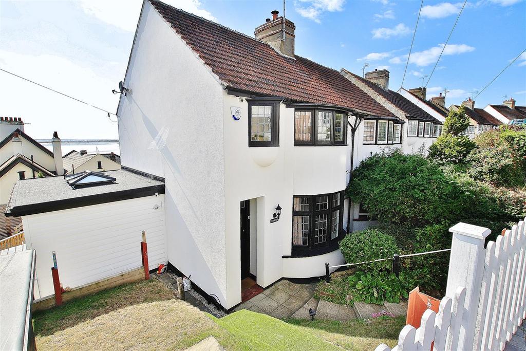 LEIGH PARK ROAD, LeighOnSea 3 bed semidetached house for sale £700,000