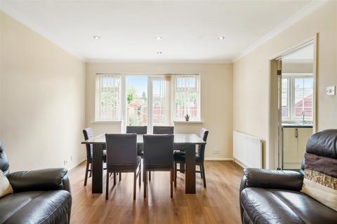 1b Allendale Road, Greenford, UB6 0RA