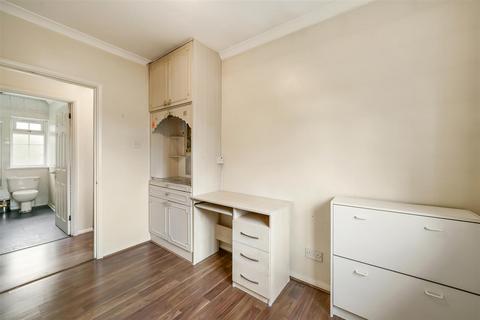 1b Allendale Road, Greenford, UB6 0RA