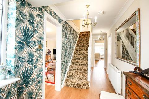 4 Alston Close, Silkstone, Barnsley, S75 4NW