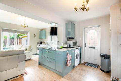 4 Alston Close, Silkstone, Barnsley, S75 4NW