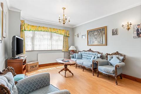 10 Greencroft Gardens, Enfield, EN1 3AS