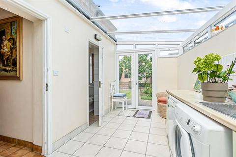 10 Greencroft Gardens, Enfield, EN1 3AS