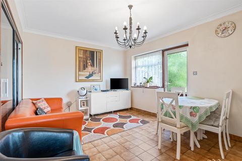 10 Greencroft Gardens, Enfield, EN1 3AS